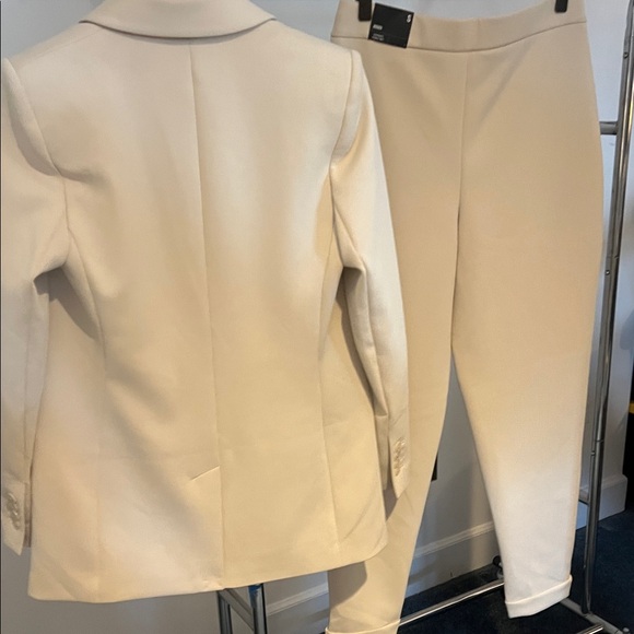 Express Light Beige Suit Set - Picture 16 of 16